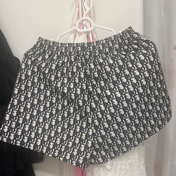 New - Picture 3 of 3